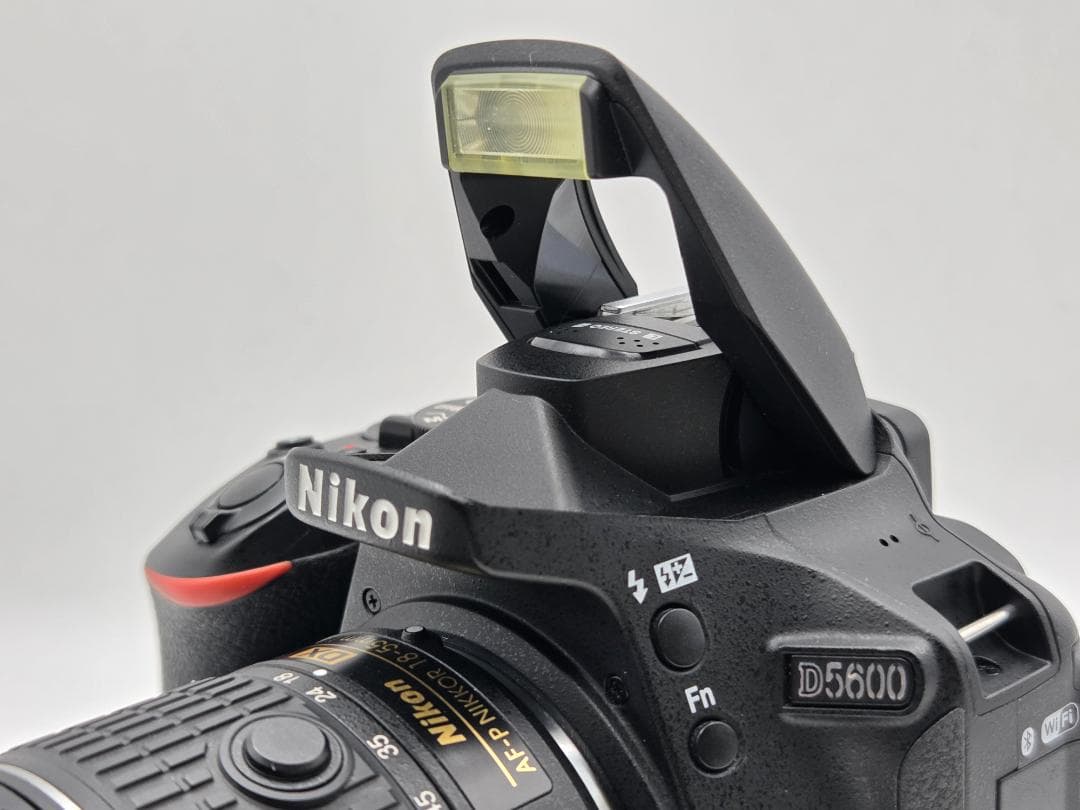 ニコン　NIKON D5600 18-55mm VR レンズキット