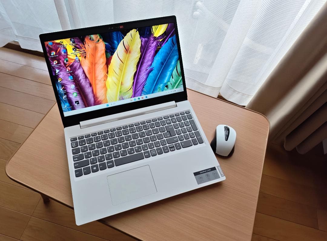 Lenovo Ideapadノートパソコン ホワイト