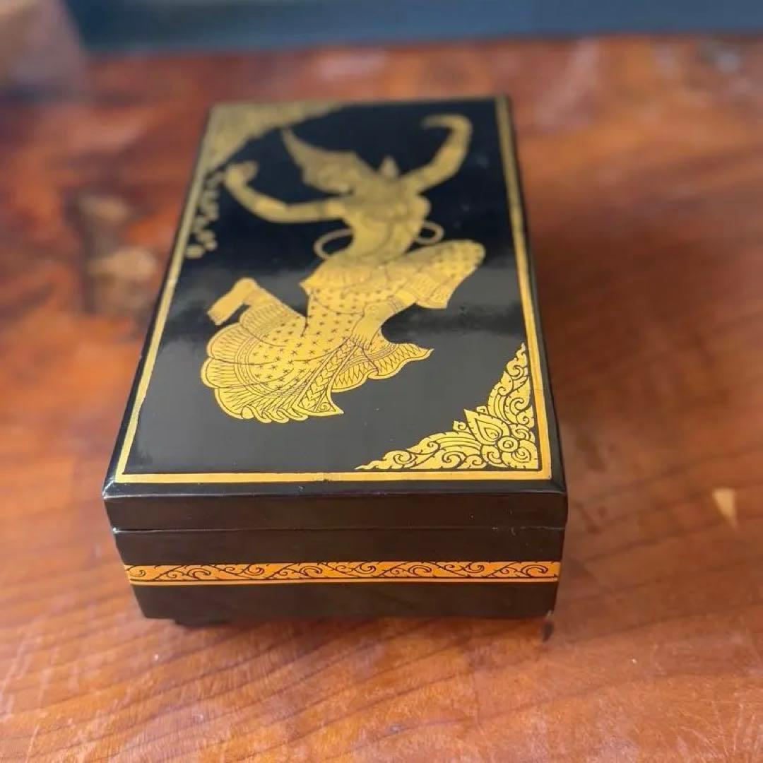 【タイ・チュンマイ】金色装飾のジュエリーボックス