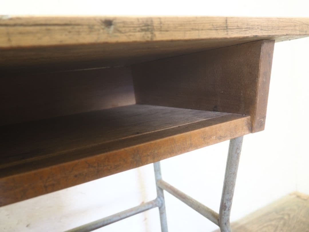 1241　ヴィンテージ　古い木と鉄のテーブルとイスのセット　机　デスク　レトロ