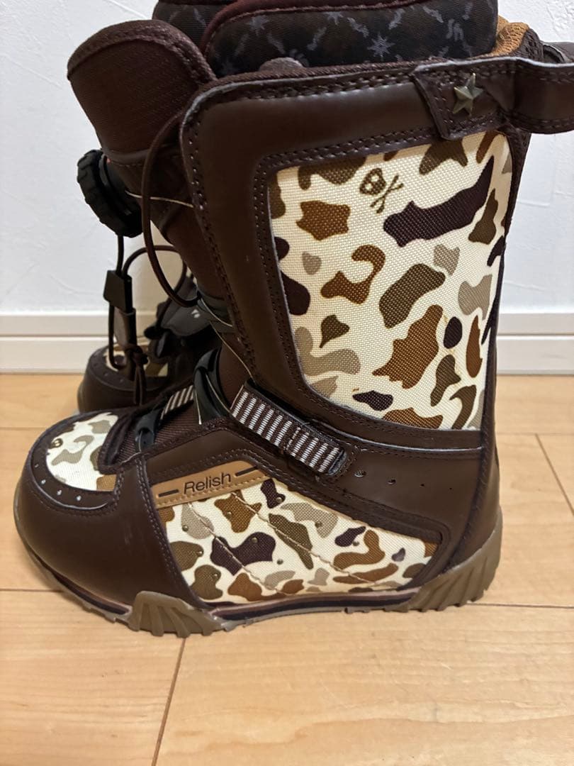 【未使用品】YONEX RELISH BOA 23㎝ スノボブーツ　レディース