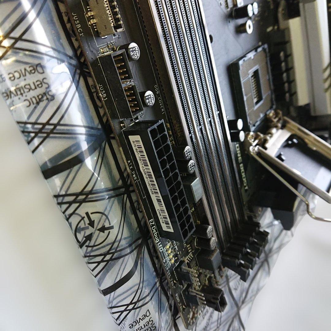 マザーボード MSI MPG Z390 GAMING PRO CARBON