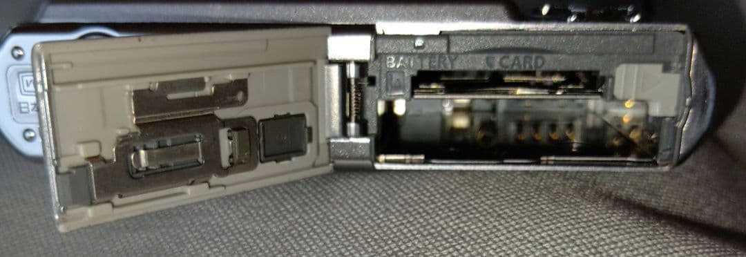 【液晶に黄ばみ有】動作品　パナソニック LUMIX DMC-FX-40　12MP