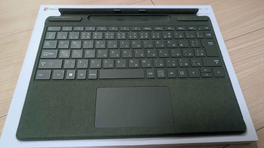 Microsoft Surface Pro 8 【アクセサリ一式+Office】