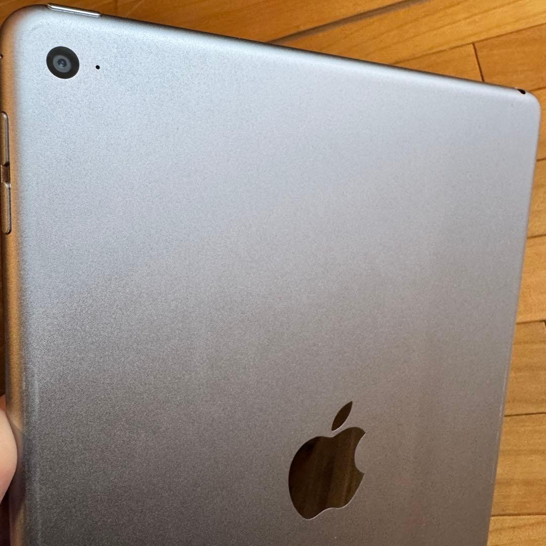 Apple iPad air 2 第二世代128GB Wi-Fiモデル