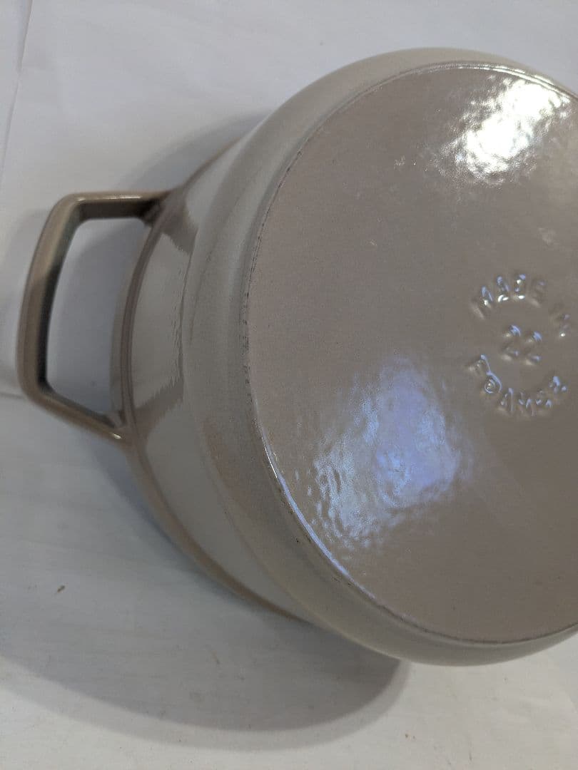 Staub　ストウブ　ココット・ロンド　リネン　22cm　トリベット付