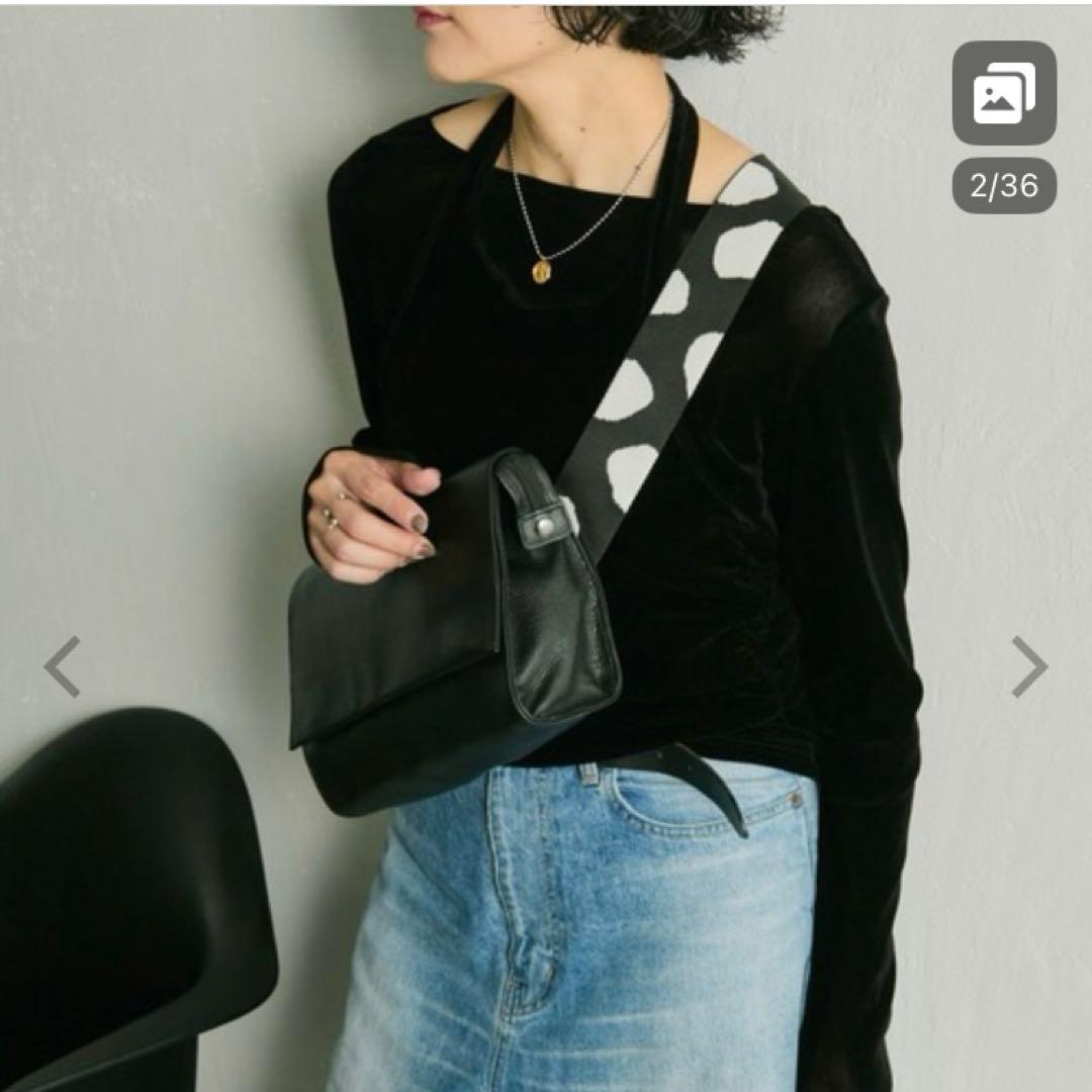 ⭐︎なみ様⭐︎イアパピヨネ　ワイドテープ黒 レザーボディバッグ