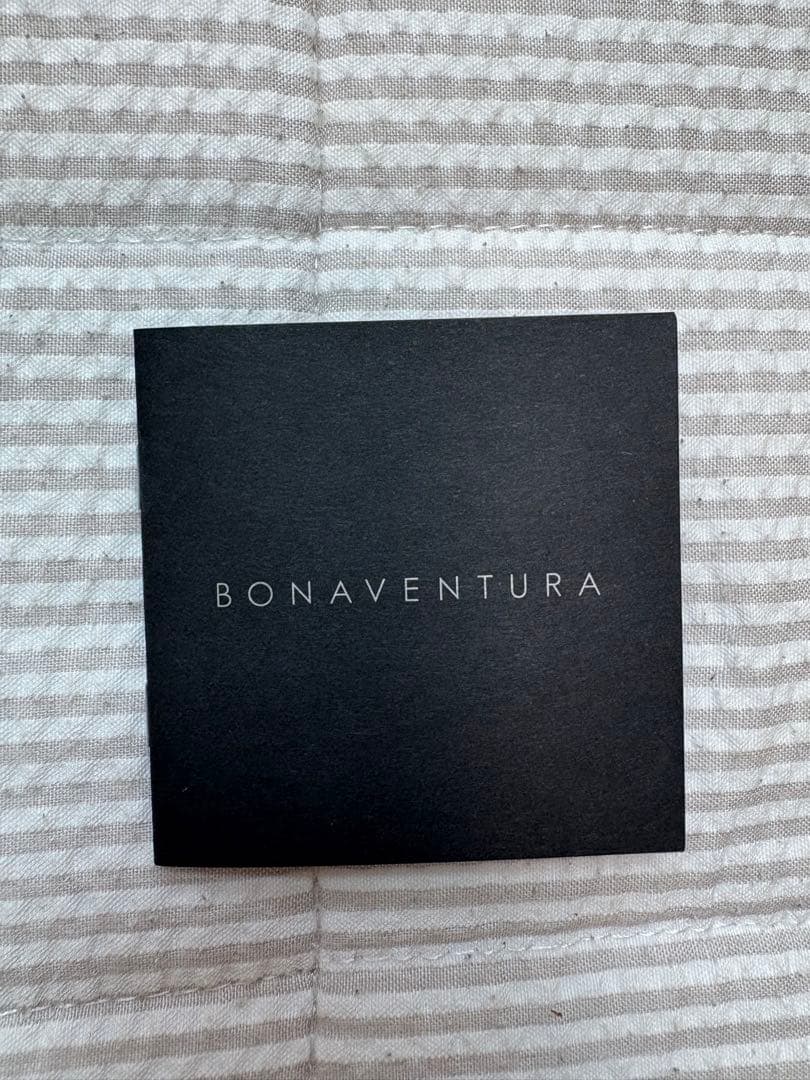 ボナベンチュラ　iPhone16ケース　グレージュ