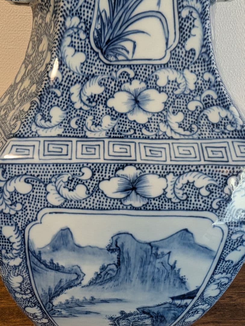 大清乾隆年製　青花山水細密画　六角花瓶　直しあり　中国工芸品　骨董品