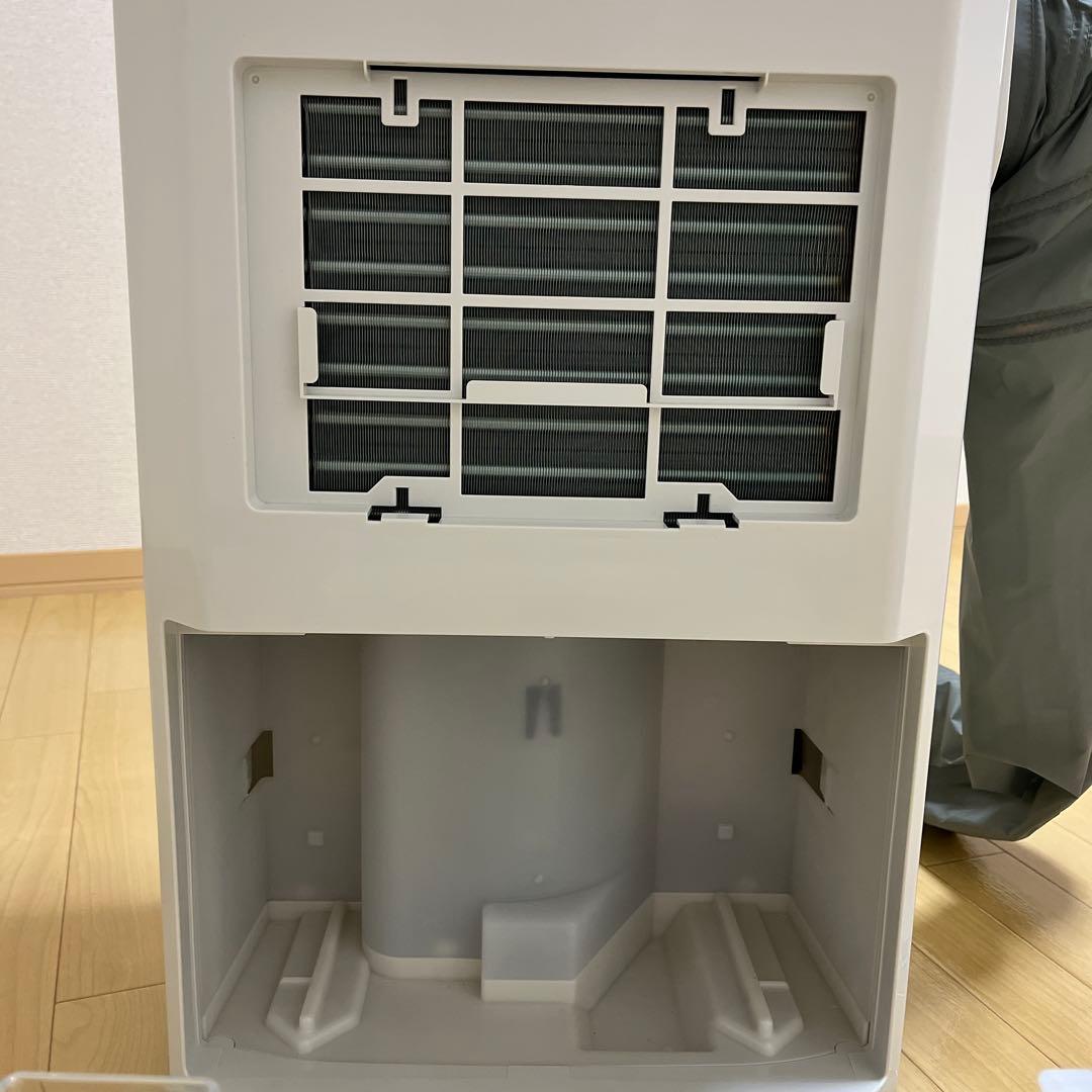 ・CORONA CDM-1421 衣類乾燥除湿器 クールホワイト色 2021年製