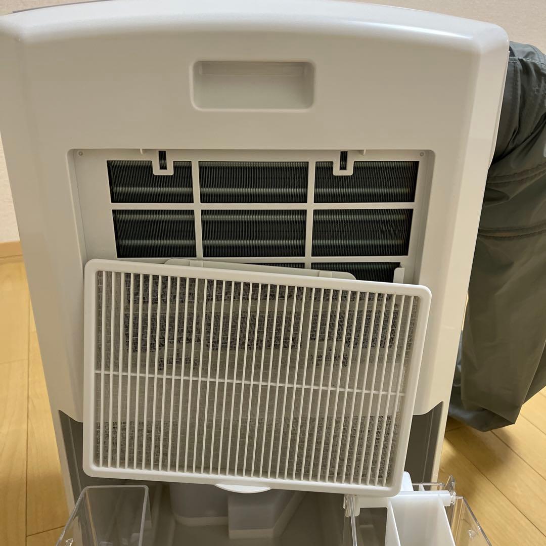 ・CORONA CDM-1421 衣類乾燥除湿器 クールホワイト色 2021年製