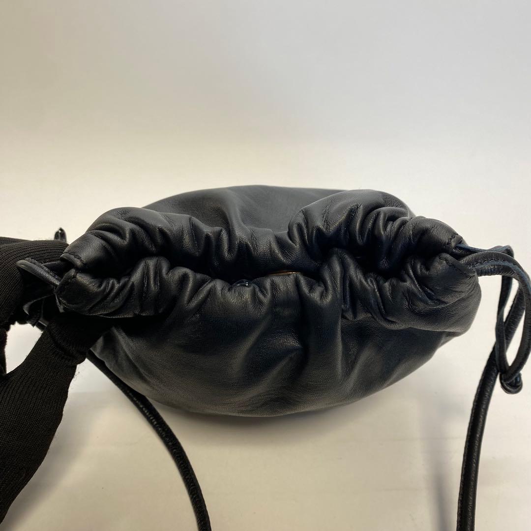 【美品】ロエベ 巾着ショルダーバッグ ブラック ナッパレザー アナグラム