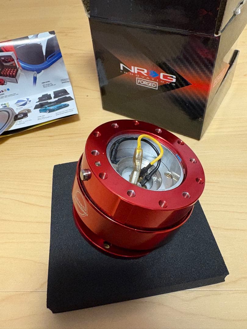 NRG Innovations ステアリングハブ レッド