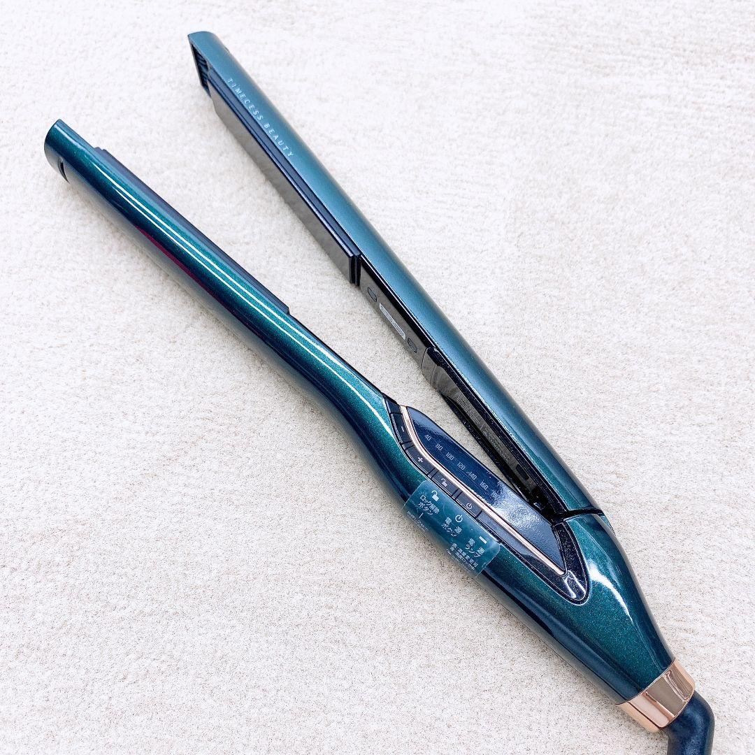 ほぼ未使用品☀付属品完備 ヘアビューロン　7D plus ストレート