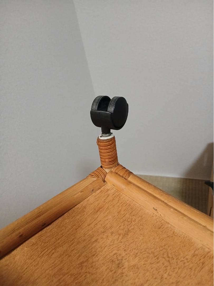 【訳アリ】籐　ラタン製　ガラステーブル 昭和レトロ　アンティーク　北欧　軽量