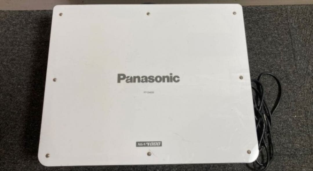 Panasonic PT-D4000 4000ルーメン　✳︎ランプ各使用1766h