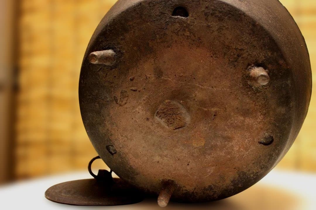 古鉄瓶　　銅環三足鉄砲口大鉄瓶　希少品　　水漏れなし