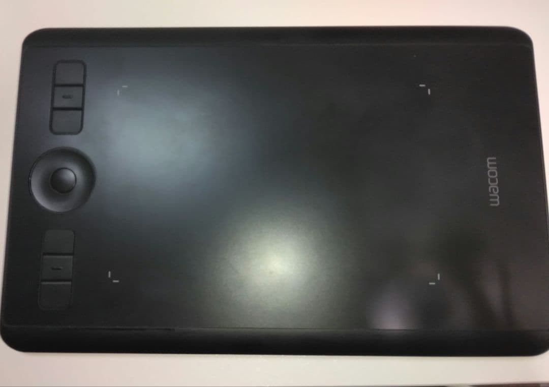 wacom intuos pro sサイズ PTH460