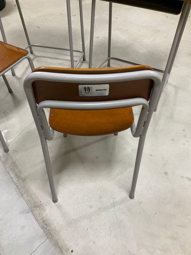 ⭐️美品⭐️ 学習机 学校の机と椅子　2セット