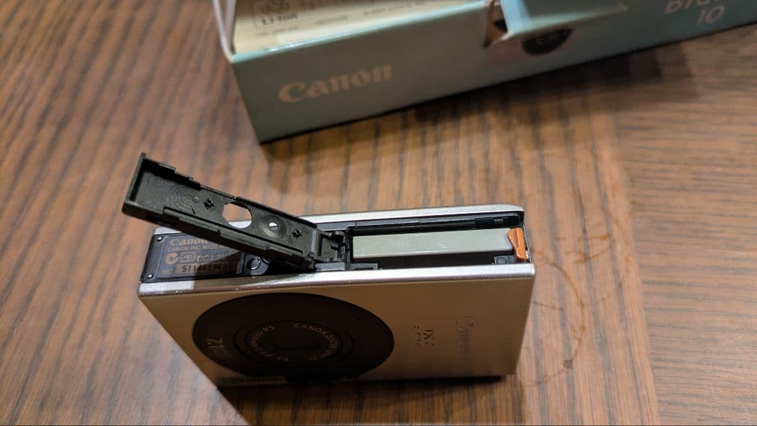 Canon IXY DIGITAL10 PC1228 デジカメ　カメラ