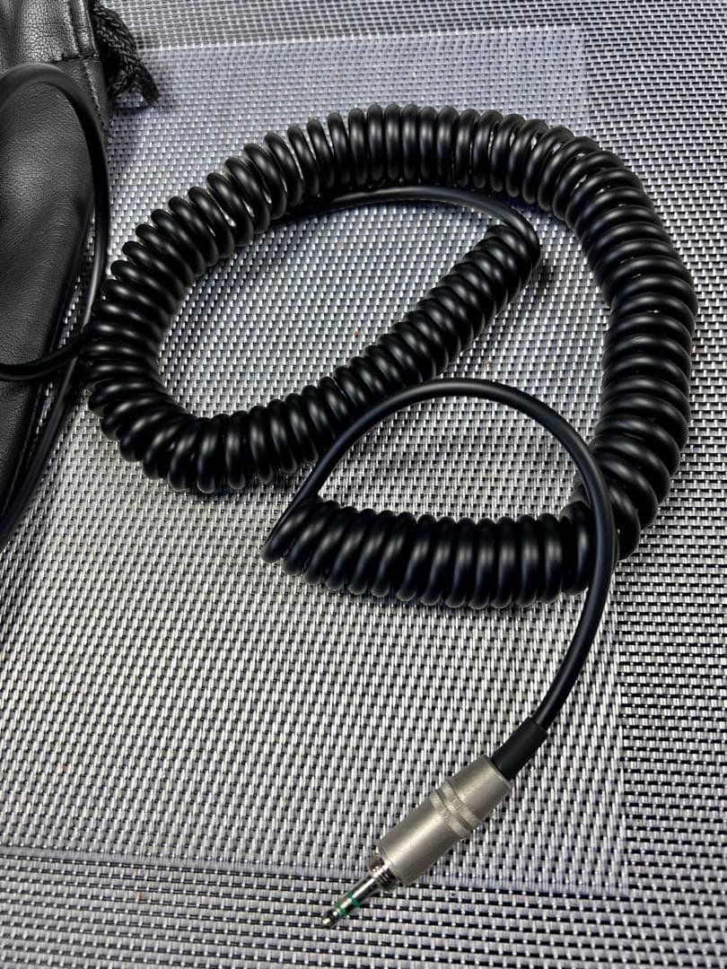 SONY MDR-V6 モニターヘッドホン【現在入手困難】