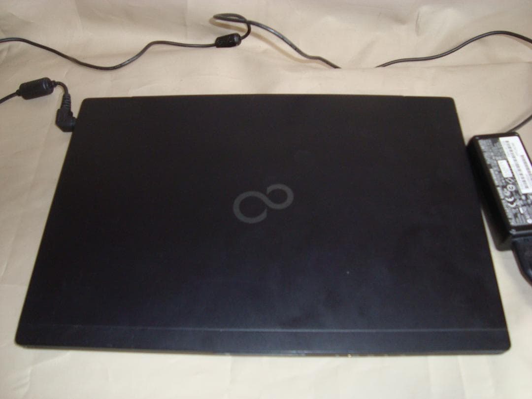 富士通 ノート、U939/C、COREi5ー8365U、128GB、WIN11