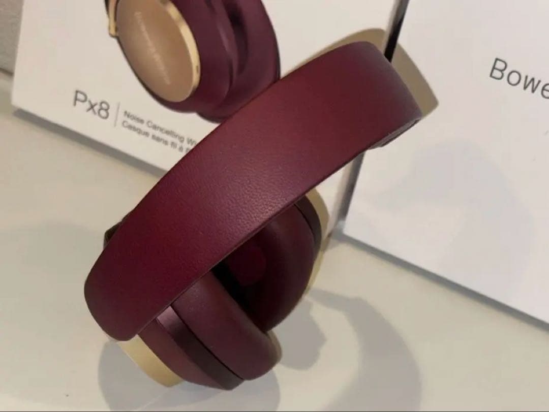 Bowers & Wilkins Px8 バーガンディ・ワイヤレスヘッドホン