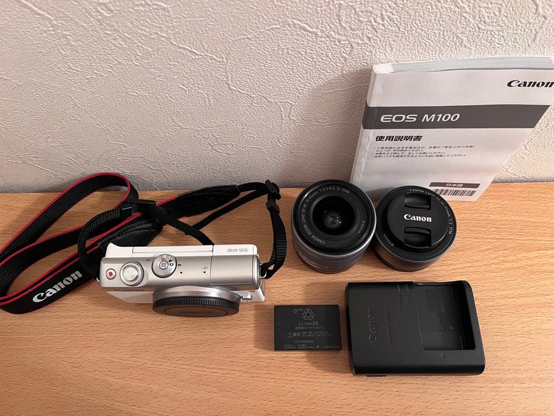 【美品】Canon EOS M100 ミラーレス一眼カメラ ダブルレンズキット