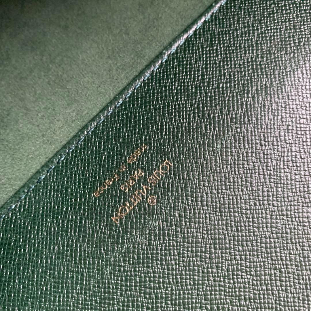 ルイヴィトンタイガセルヴィエットクラド　ブリーフケース