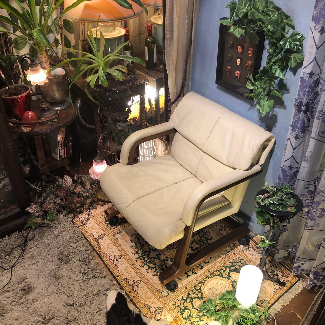 Sale ヴィンテージ 富士ファニチャー　キャスター革張りアームチェア