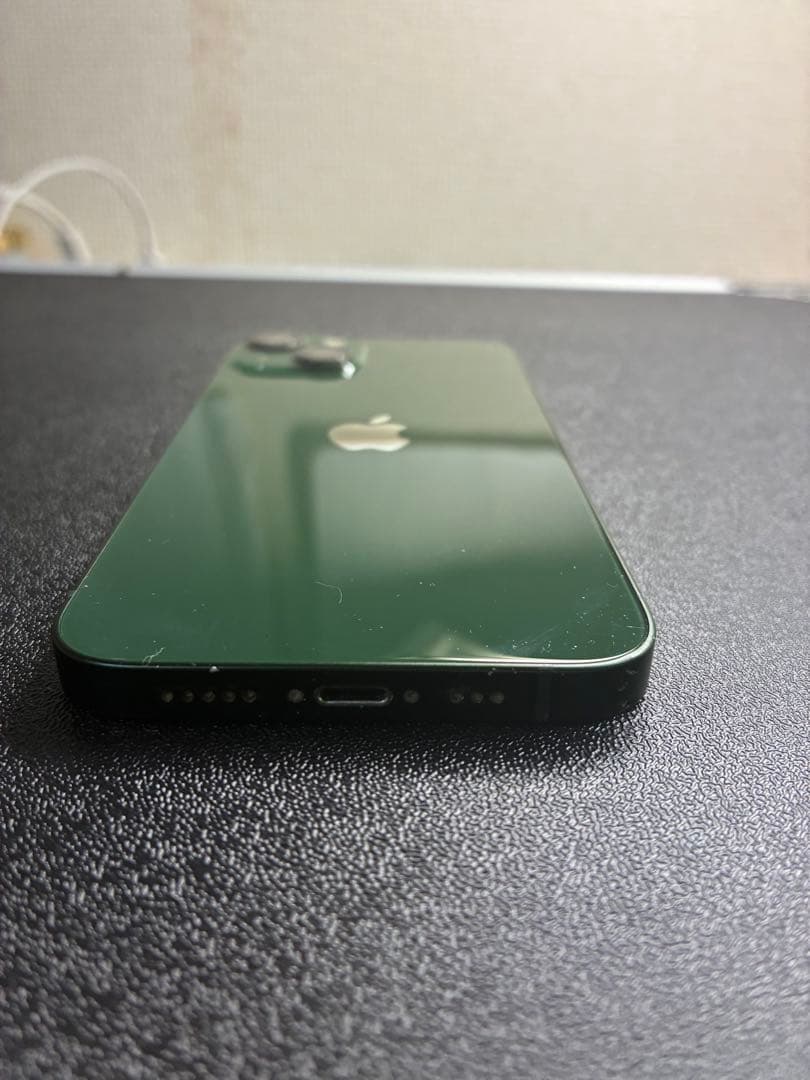 Apple iPhone 13 256GB グリーン 画面にひびあり