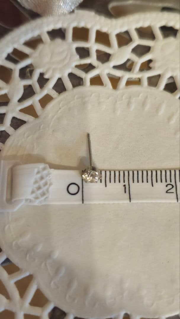 〈交渉中〉0.263カラット ダイヤモンドピアス(片耳用)