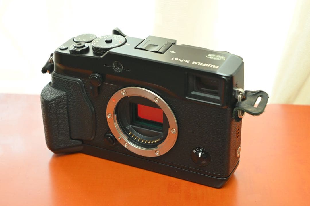 FUJIFILM X Pro1ボディ、専用グリップ　化粧箱