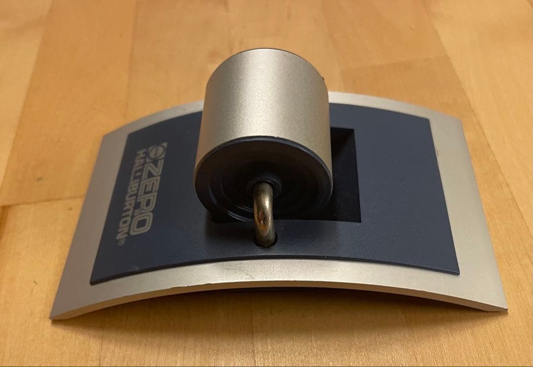 ZERO HALLIBURTON シルバー眼鏡ケース　おまけ付き