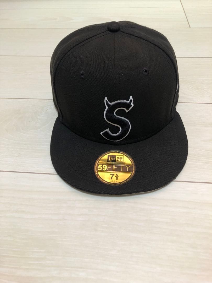 j*a様 supreme new era Sロゴツノ　キャップ