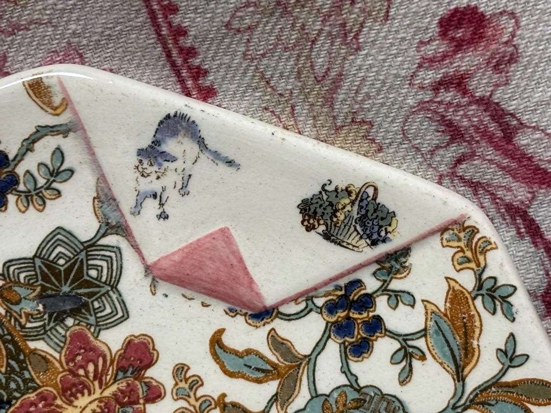 希少フランスアンティーク　サルグミンヌ　アンファン・リシャールのカップ&ソーサー