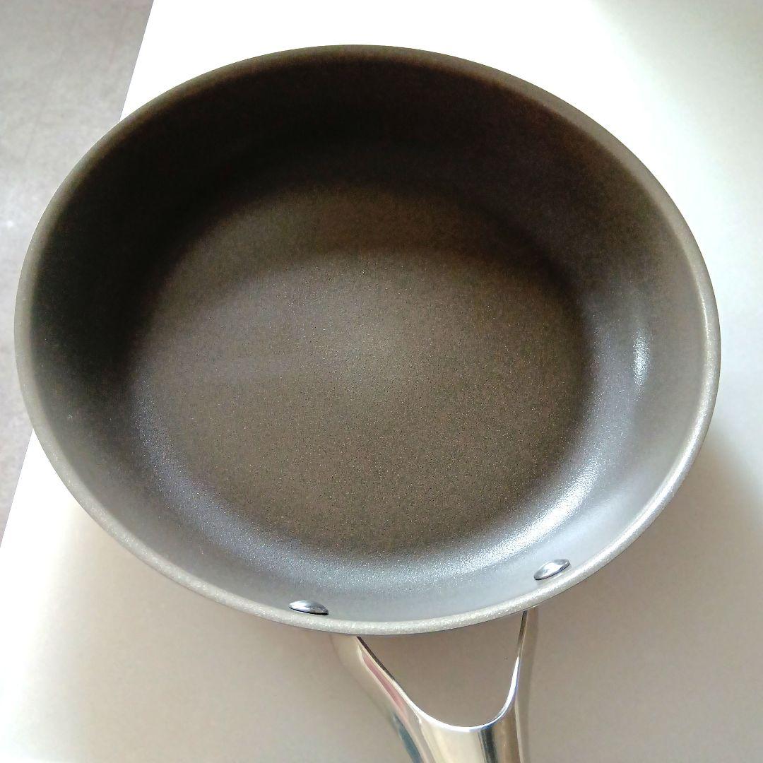 b*q様 CORELLE こびりつきにくい次世代フライパン 28cm