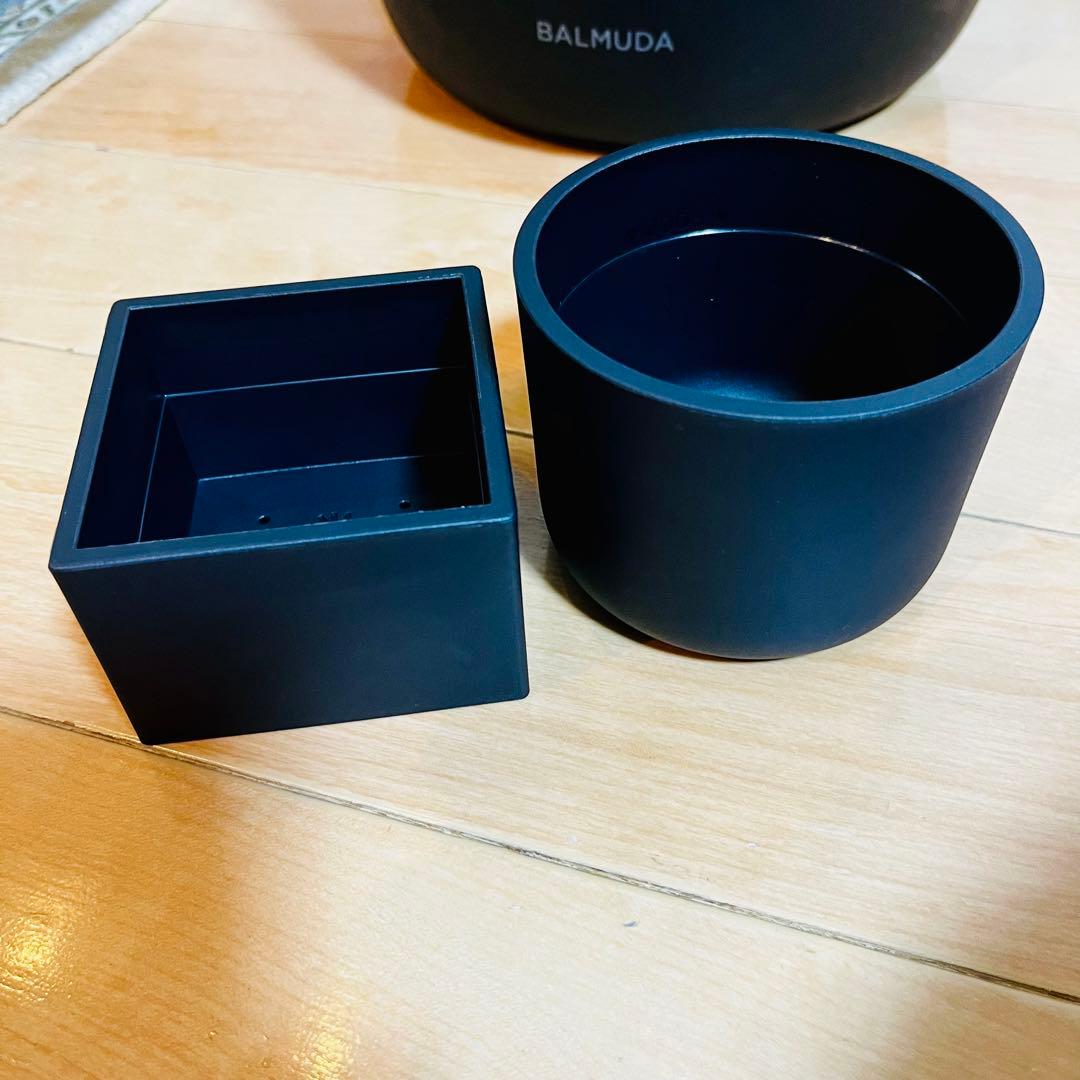 【極美品】バルミューダ BALMUDA K03A-BK 炊飯器 ブラック 3合