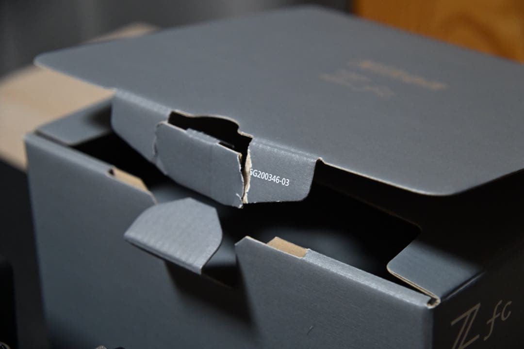 Nikon Zfc シルバー ボディ 撮影回数: 6,538枚