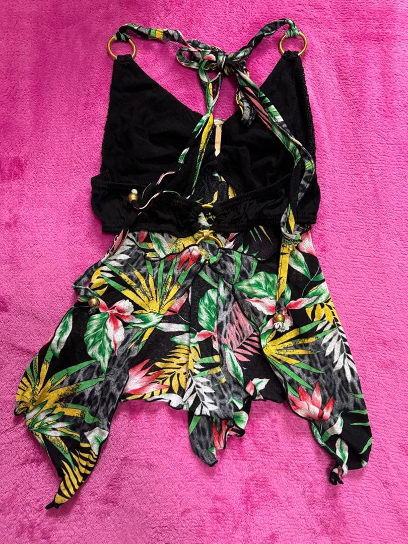 d.i.a トロピカル花柄キャミソール