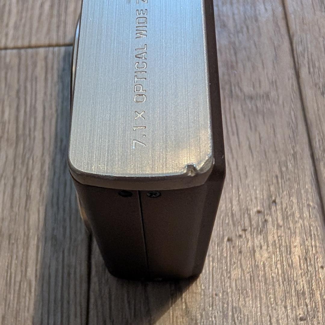 【完動品】RICOH R10 デジタルカメラ 4GBメモリーカード付き