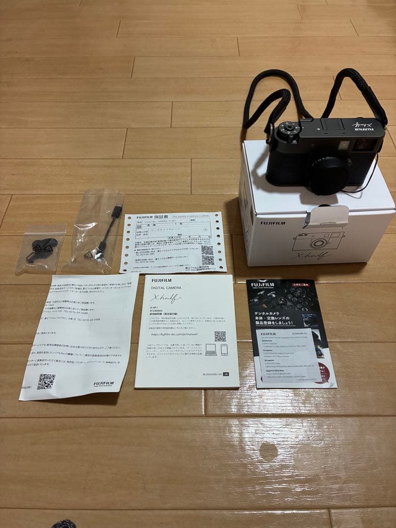 FUJIFILM X half チャコールシルバー　シャッター数1200回