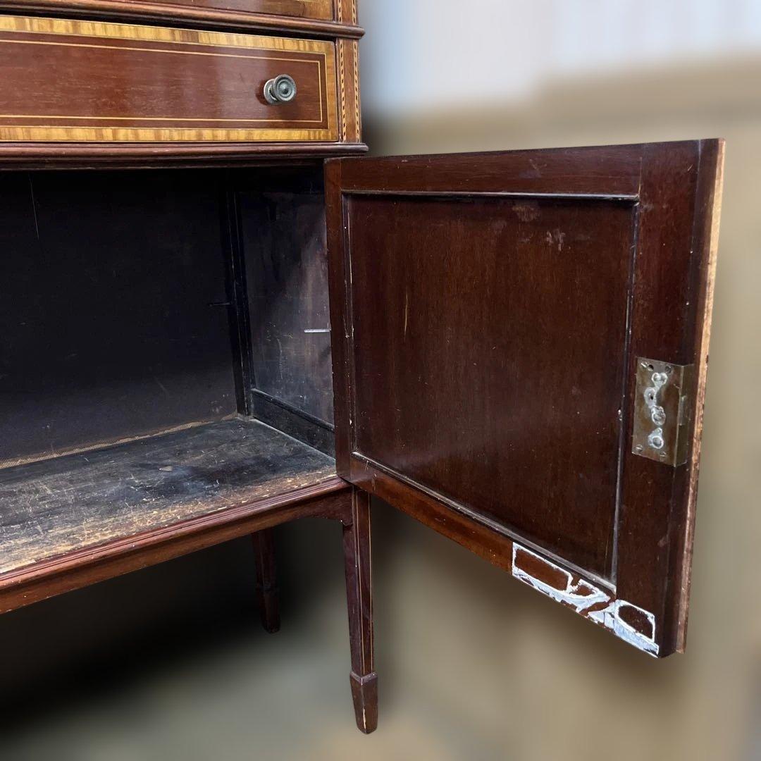 英国アンティーク　木製ガラス扉キャビネット