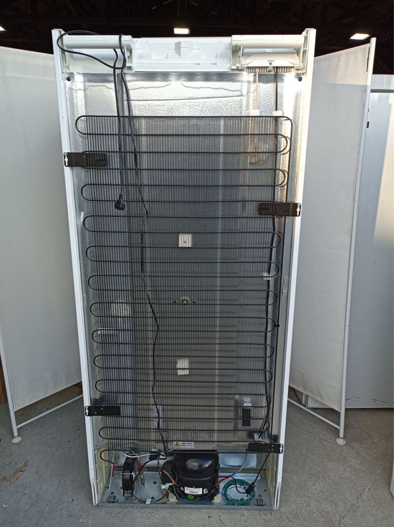 八6745【配送設置料金込み】DAIREI 冷凍庫 472L SD-521