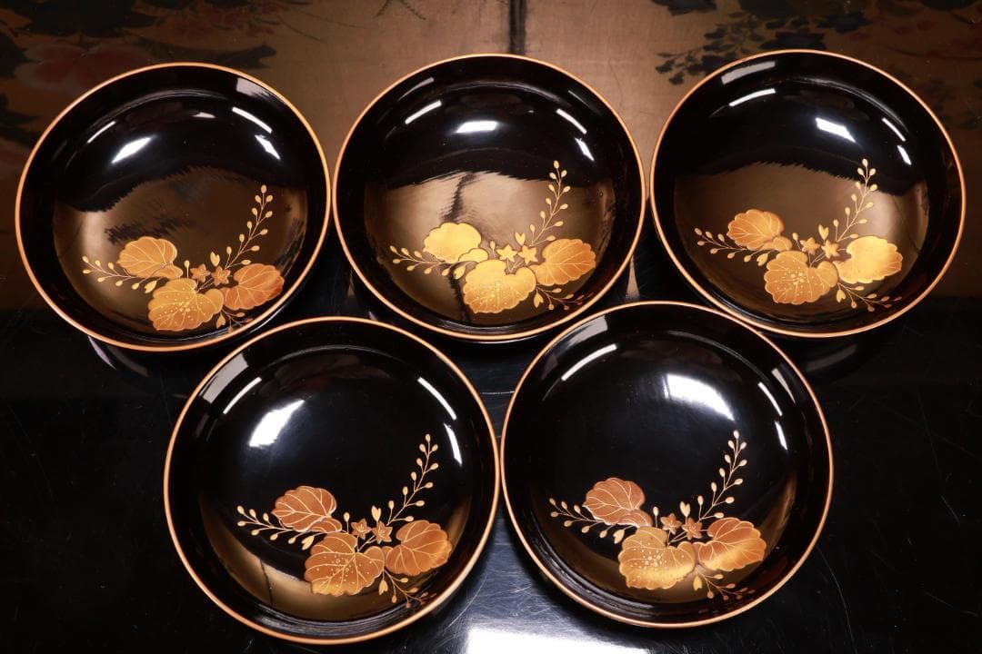 BJ017　輪島塗　布着堅地　盛岡庄五郎 作　縁金 草花金蒔絵椀　五客　木製