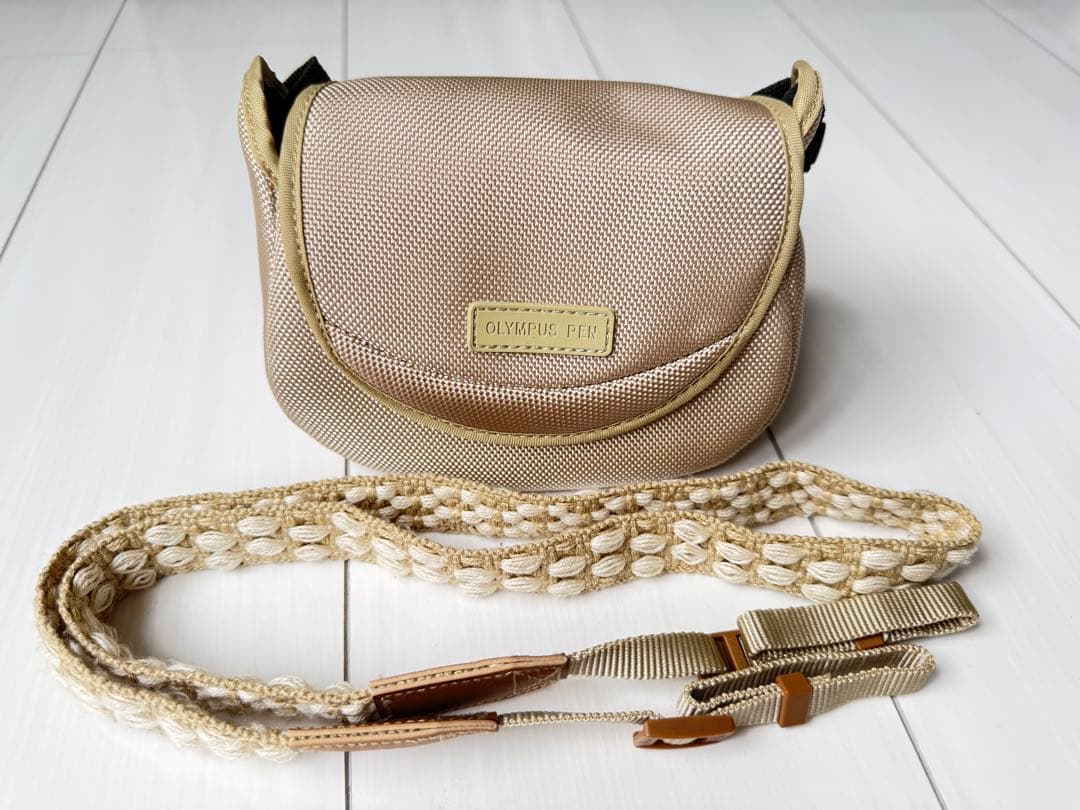 【おまけ多数】OLYMPUS PEN Lite E-PL7 ダブルズームキット