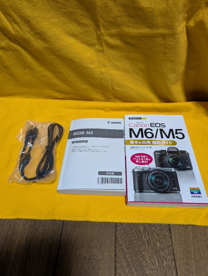 美品　キャノン　EOS　M5