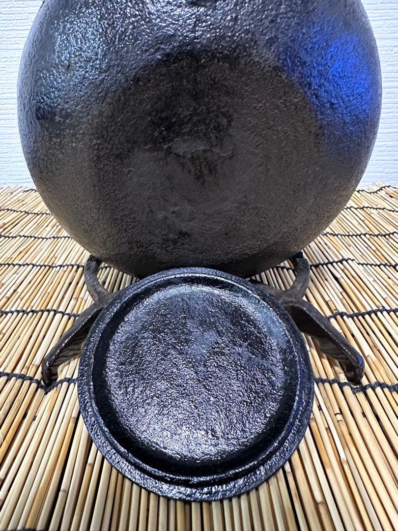 未使用品 南部秀山堂 佐藤 勝弘作 １５型松文様 鉄瓶　南部鉄瓶 南部鉄器 鉄瓶