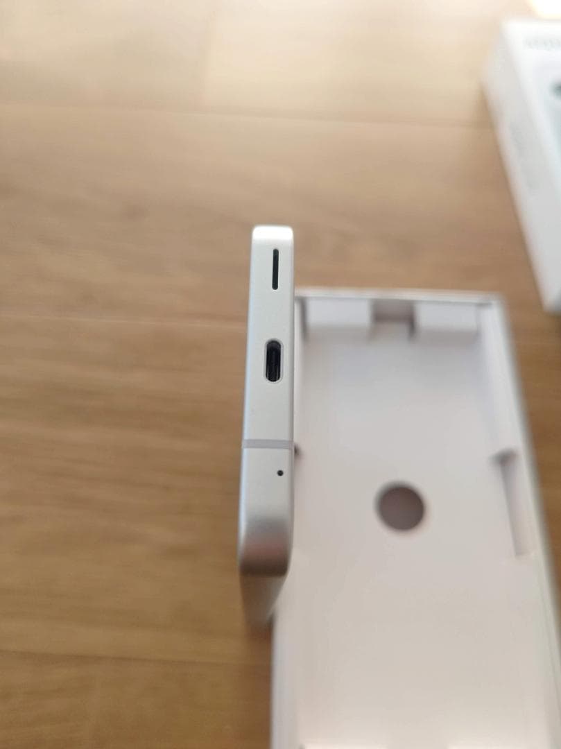 【美品】AQUOS sense9 ホワイト 8GB/256GB