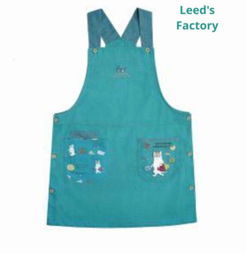 猫柄エプロン　保育士エプロン　春夏　ネコ　ねこ　猫　かわいい　おしゃれ　クスグル